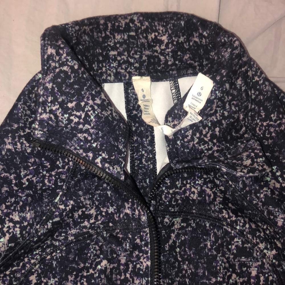 lululemon jacket - Picture 3 of 4